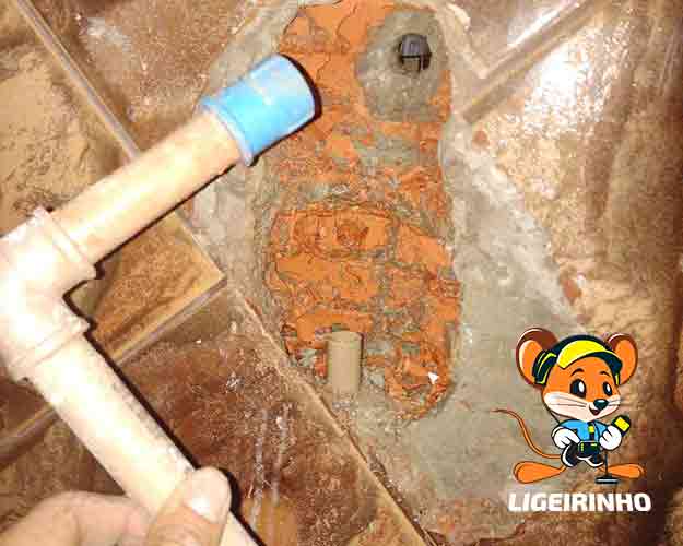 Serviço de encanador hidráulico com experiência